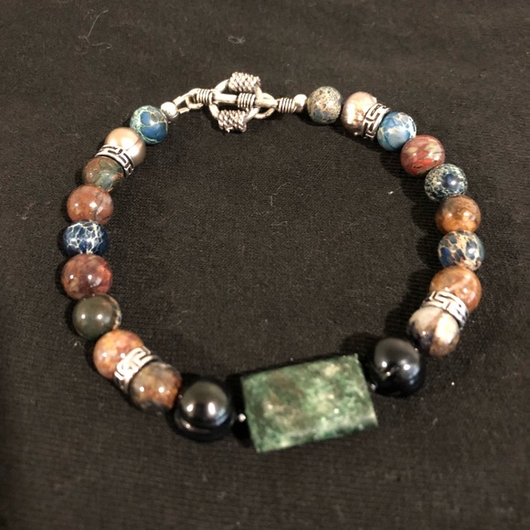 All natural bead cracelet with toggle - Picture 1 of 1